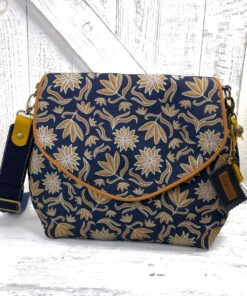 Canvas Retro Flowers Marine