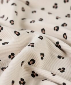 Rippjersey Leo auf sand