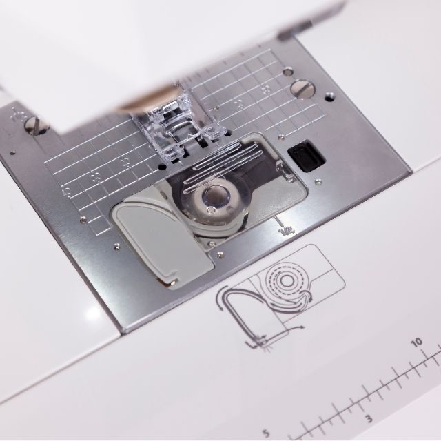 Lewenstein Nähmaschine Couture 120